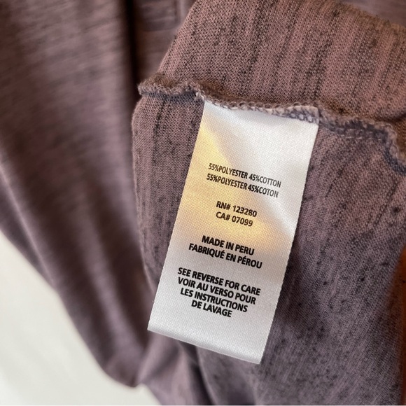 Travis Mathew polo shirt Medium Purple Short sleeve Mens Cotton blend Golf - Picture 6 of 7